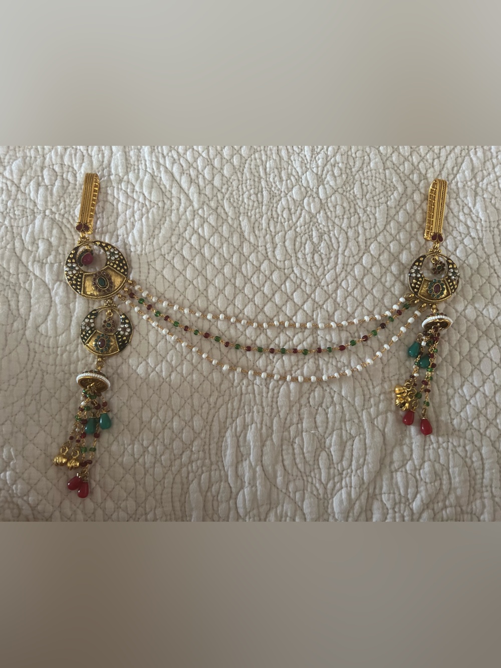 Traditional Gold-Tone Kandoro